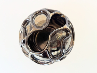 Moonvase in platinum with coiled pattern by Aram Chenensky 